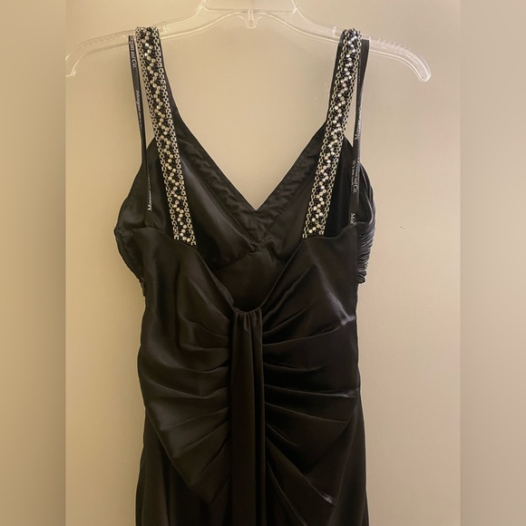 Black full length gown - Picture 3 of 9